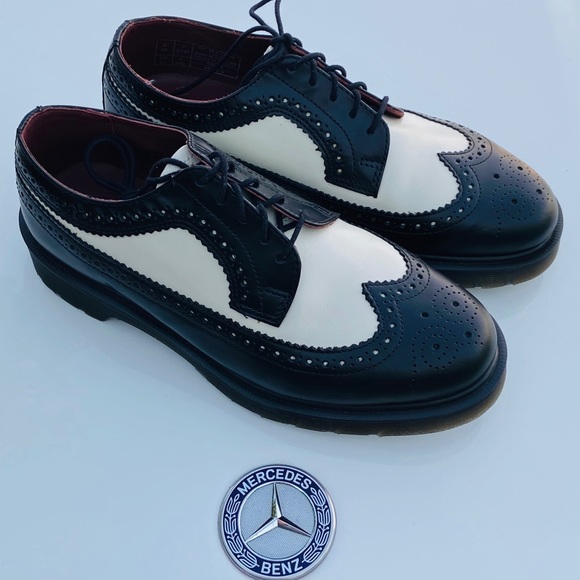 Dr. Martens Shoes - MINT DRMARTEN BROGUE BLACK WHITE SHOES M7 L8